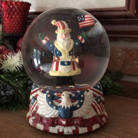 USA American Flag Santa Musical Snow Water globe - Picture 2 of 8